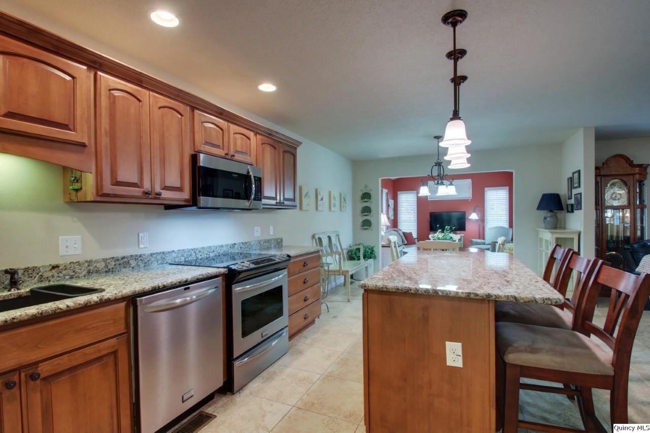 4901 Chestnut Street Quincy, IL 62305 - Photo 10 of 26