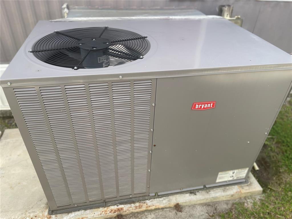 4179 Rolling Oaks Drive Winter Haven, FL 33880 - Photo 6 of 31 a close up of a sink