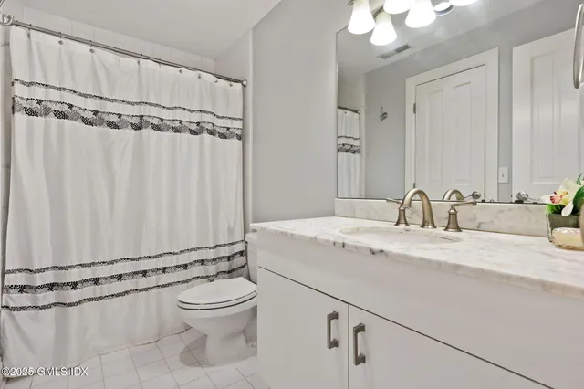 $875,000 | 333 Palmer Hill Road, Unit 2E, Riverside, CT 06878