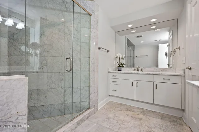 $875,000 | 333 Palmer Hill Road, Unit 2E, Riverside, CT 06878