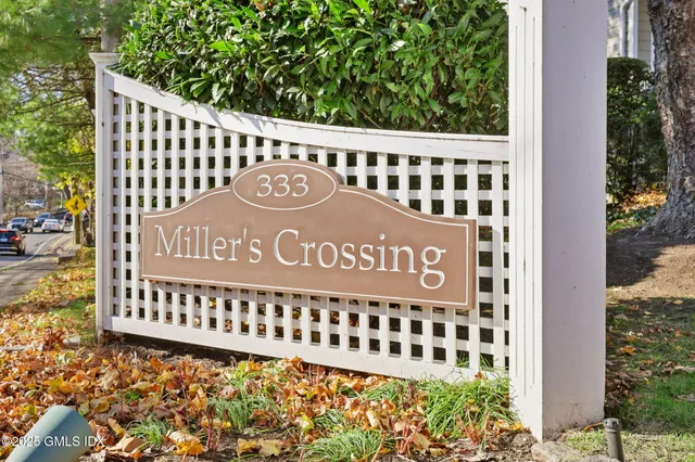 $875,000 | 333 Palmer Hill Road, Unit 2E, Riverside, CT 06878