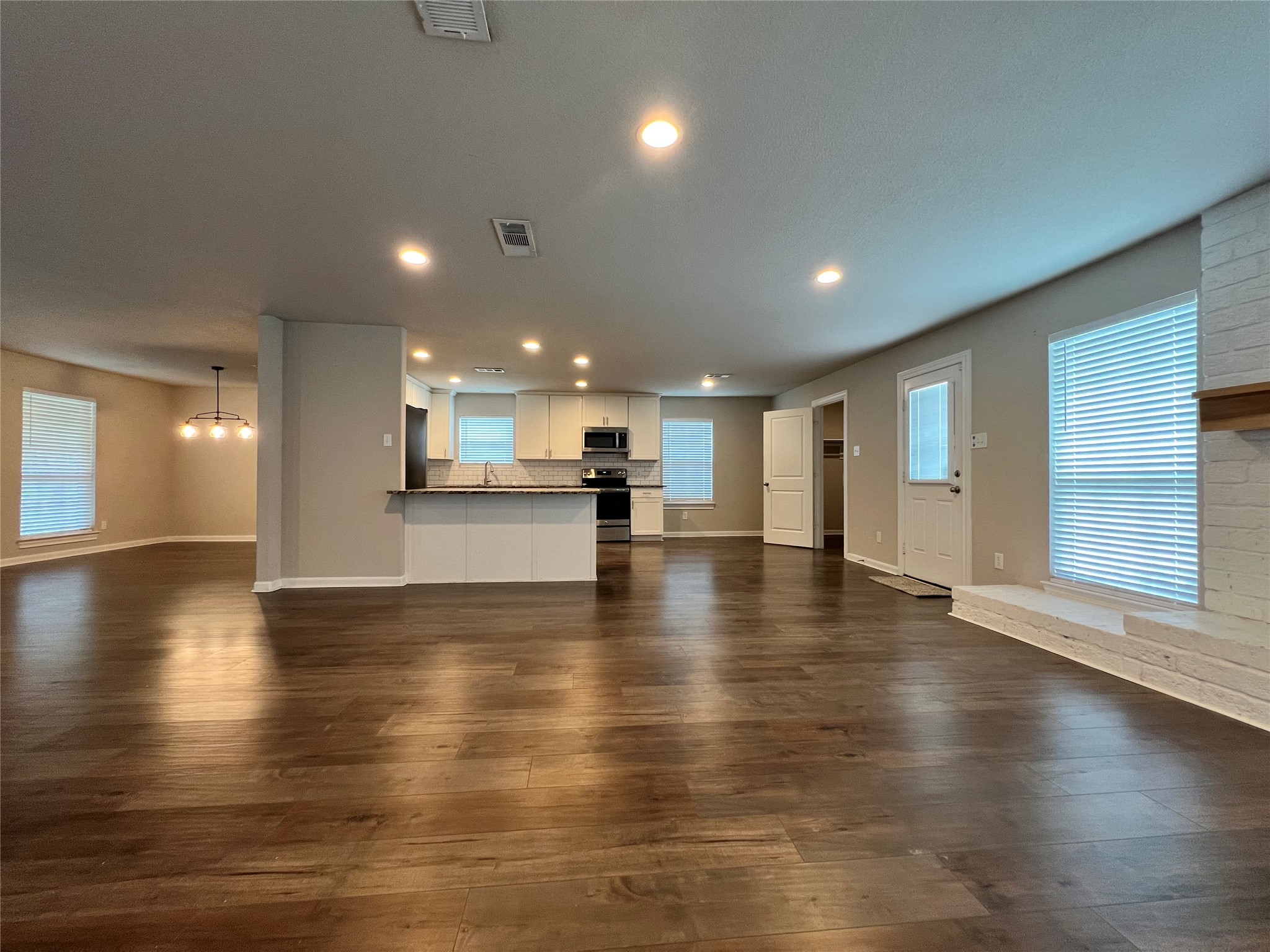 203 Acorn Tree Court Spring, TX 77388 - Photo 5 of 36