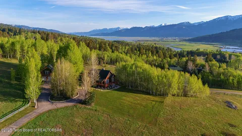 $3,200,000 | 244-245 Black Mountain Lane, Alpine, WY 83128