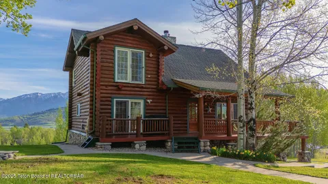 $3,200,000 | 244-245 Black Mountain Lane, Alpine, WY 83128