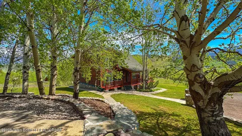 $3,200,000 | 244-245 Black Mountain Lane, Alpine, WY 83128