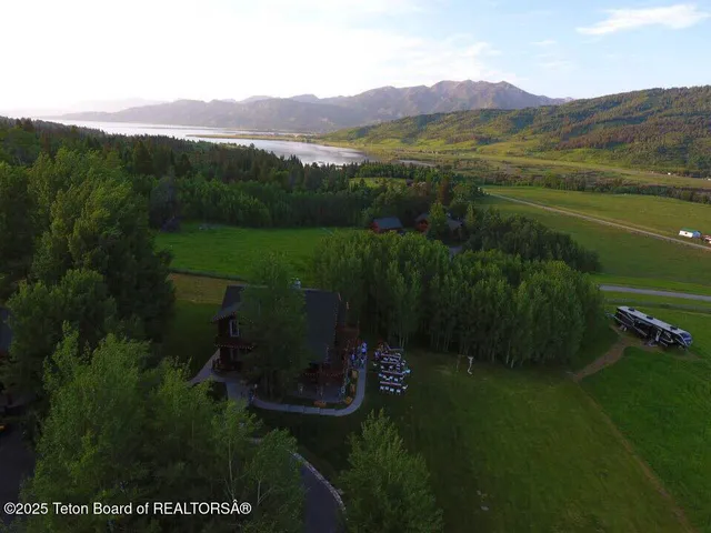 $3,200,000 | 244-245 Black Mountain Lane, Alpine, WY 83128