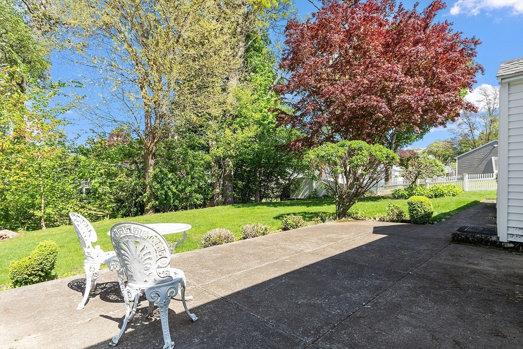 19 Evans Road Stoneham, MA 02180 - Photo 12 of 41 Gallery Image 12