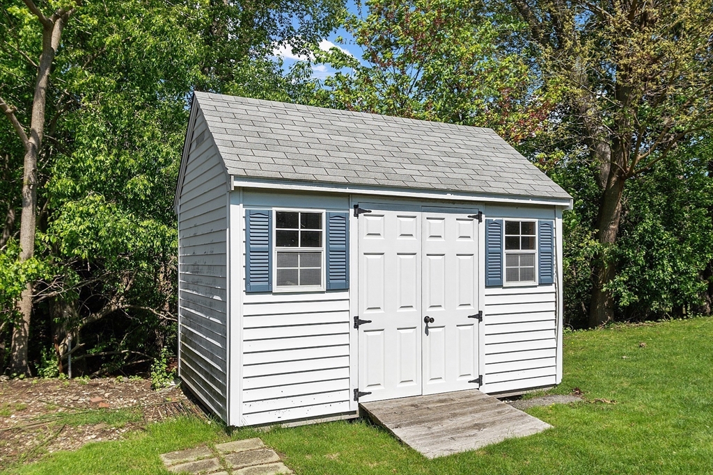 19 Evans Road Stoneham, MA 02180 - Photo 14 of 41 Gallery Image 14