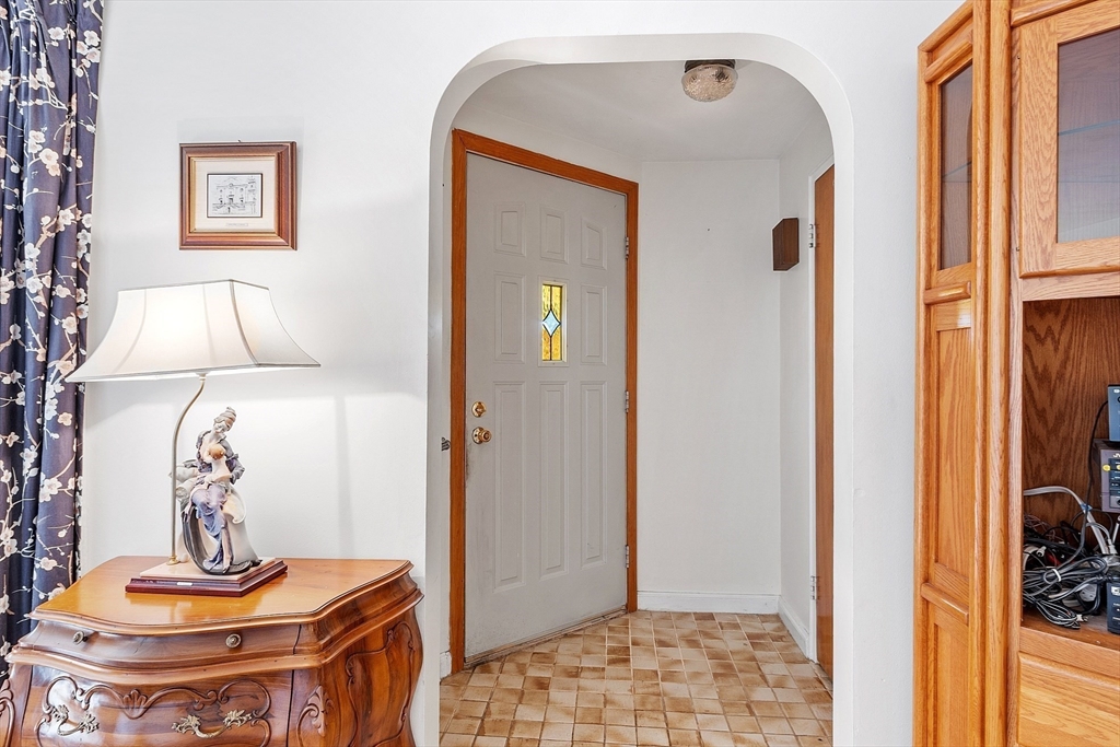 19 Evans Road Stoneham, MA 02180 - Photo 15 of 41 Gallery Image 15