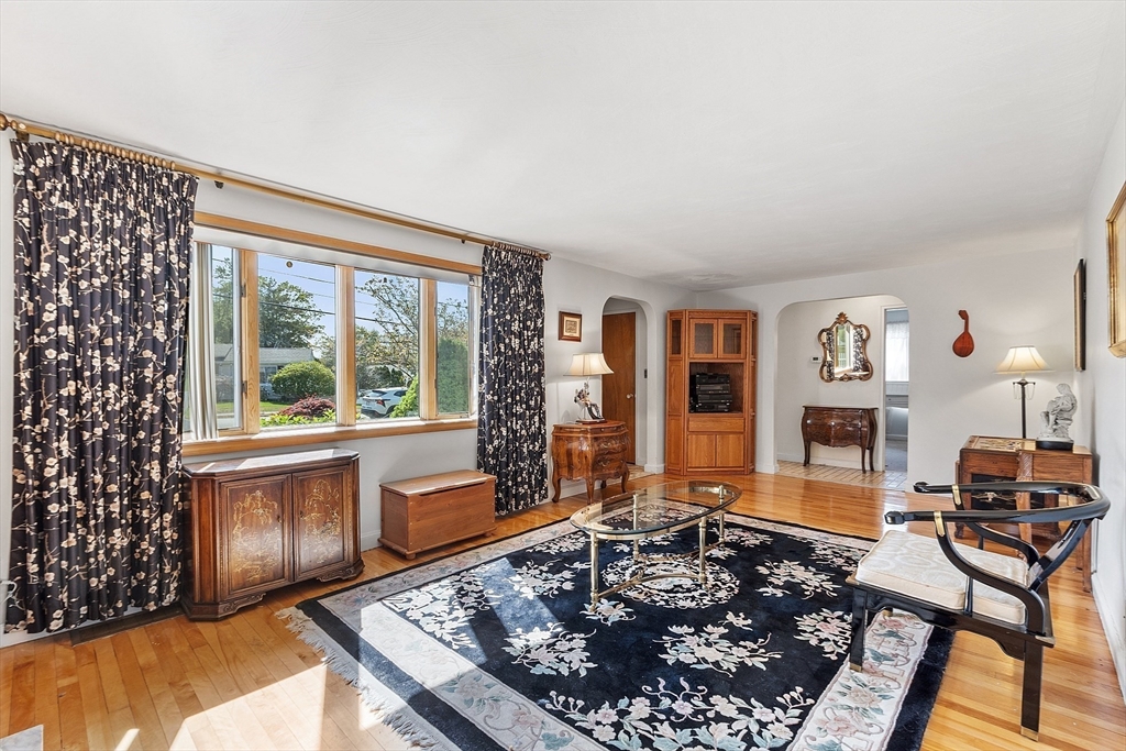 19 Evans Road Stoneham, MA 02180 - Photo 19 of 41 Gallery Image 19