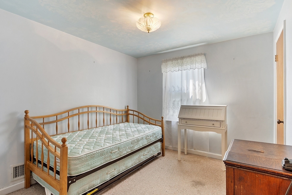 19 Evans Road Stoneham, MA 02180 - Photo 22 of 41 Gallery Image 22