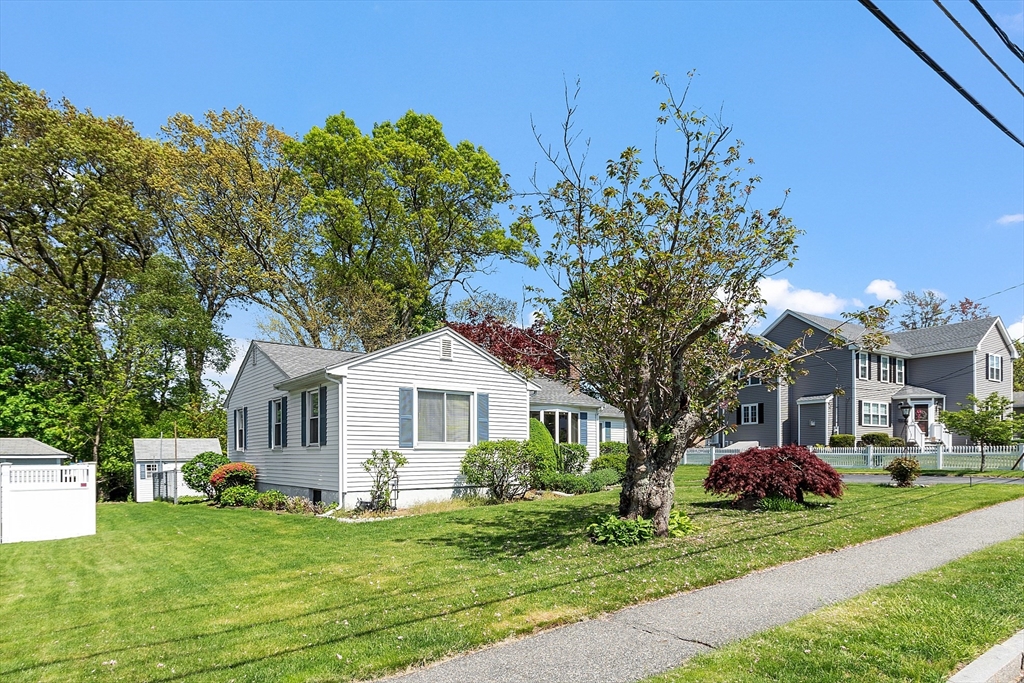 19 Evans Road Stoneham, MA 02180 - Photo 3 of 41 Gallery Image 3