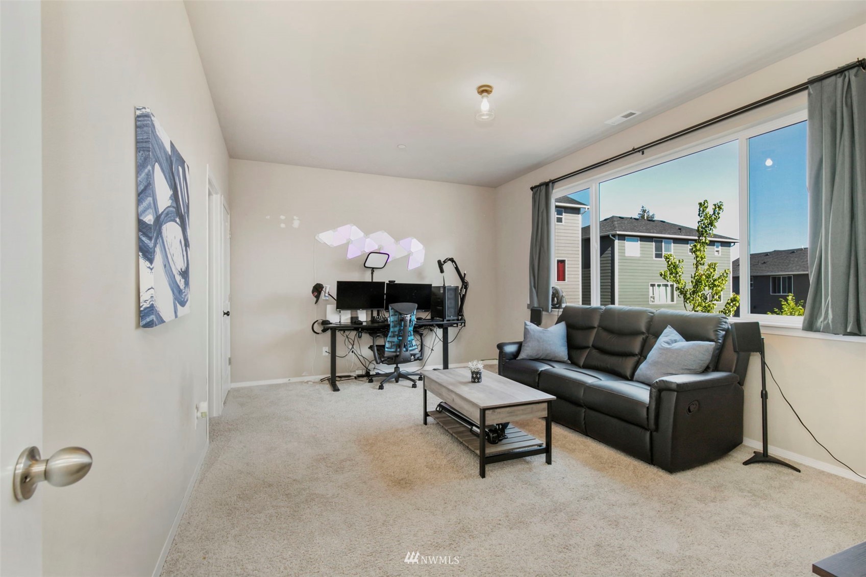 1039 Magnuson Way Bremerton, WA 98310 - Photo 11 of 32 Gallery Image 11
