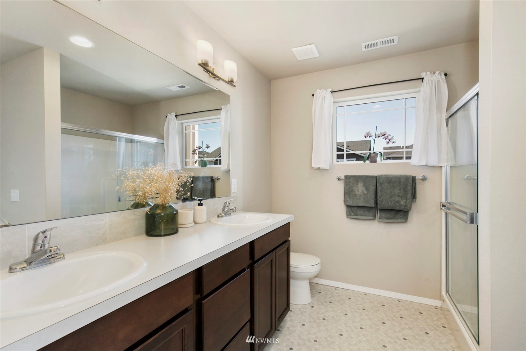 1039 Magnuson Way Bremerton, WA 98310 - Photo 18 of 32 Gallery Image 18