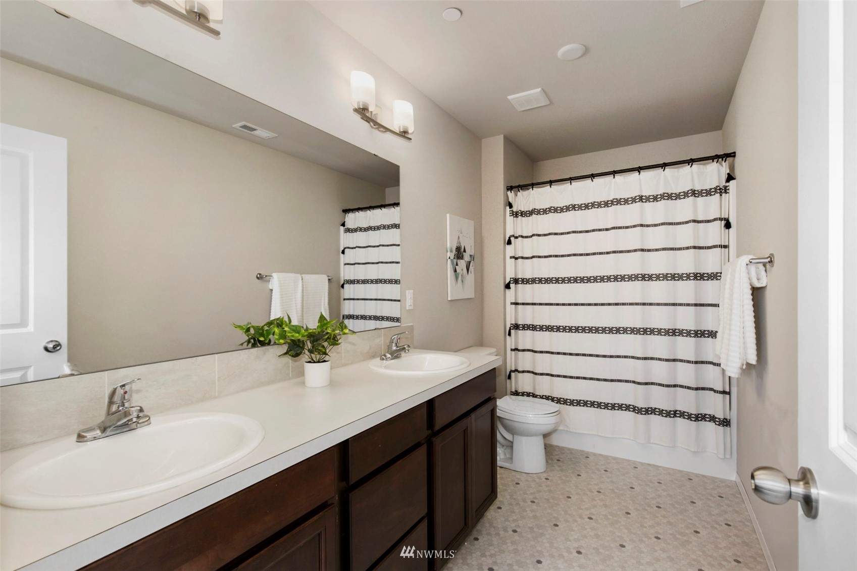 1039 Magnuson Way Bremerton, WA 98310 - Photo 23 of 32 Gallery Image 23