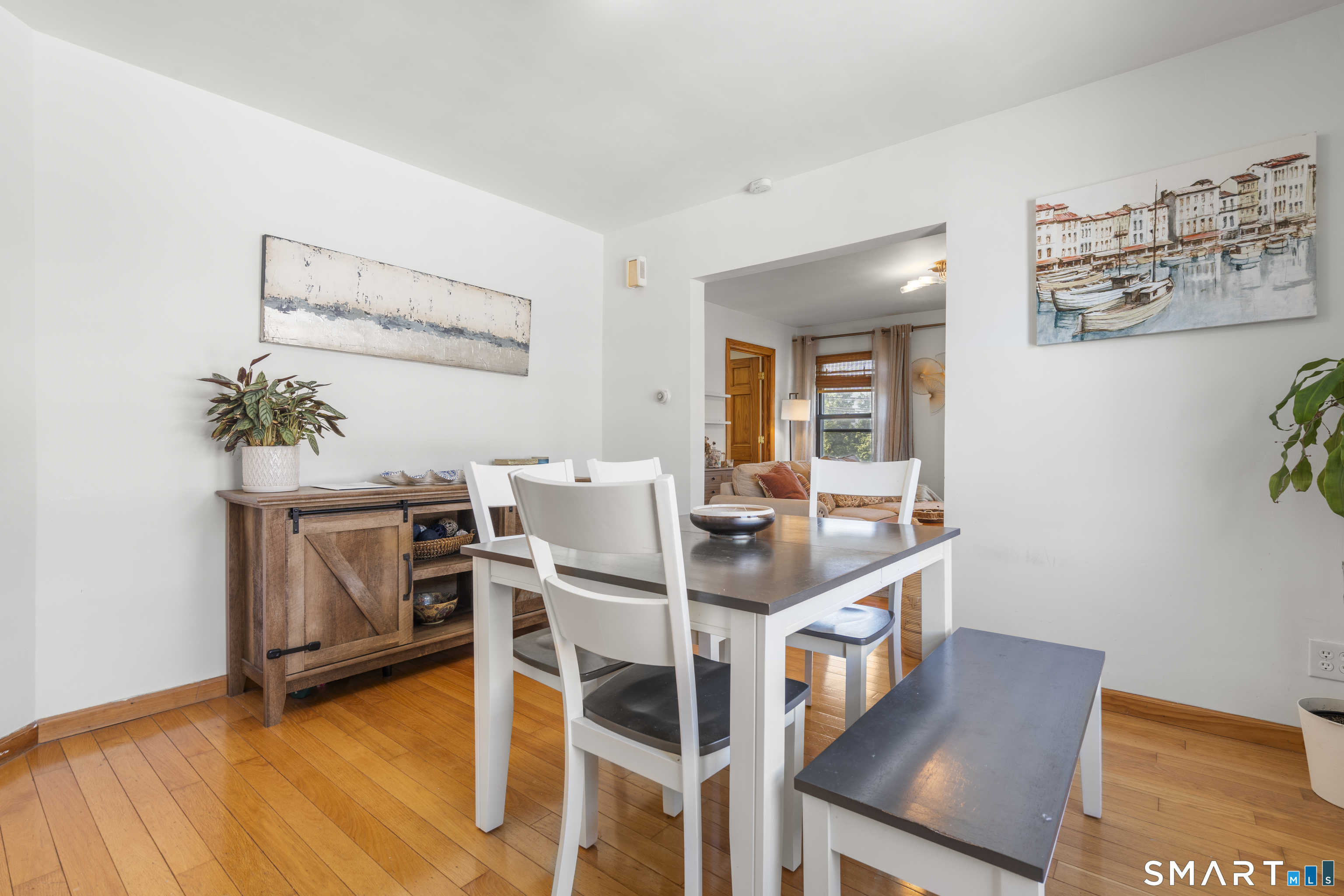 112 Colonial Road Stamford, CT 06906 - Photo 7 of 39