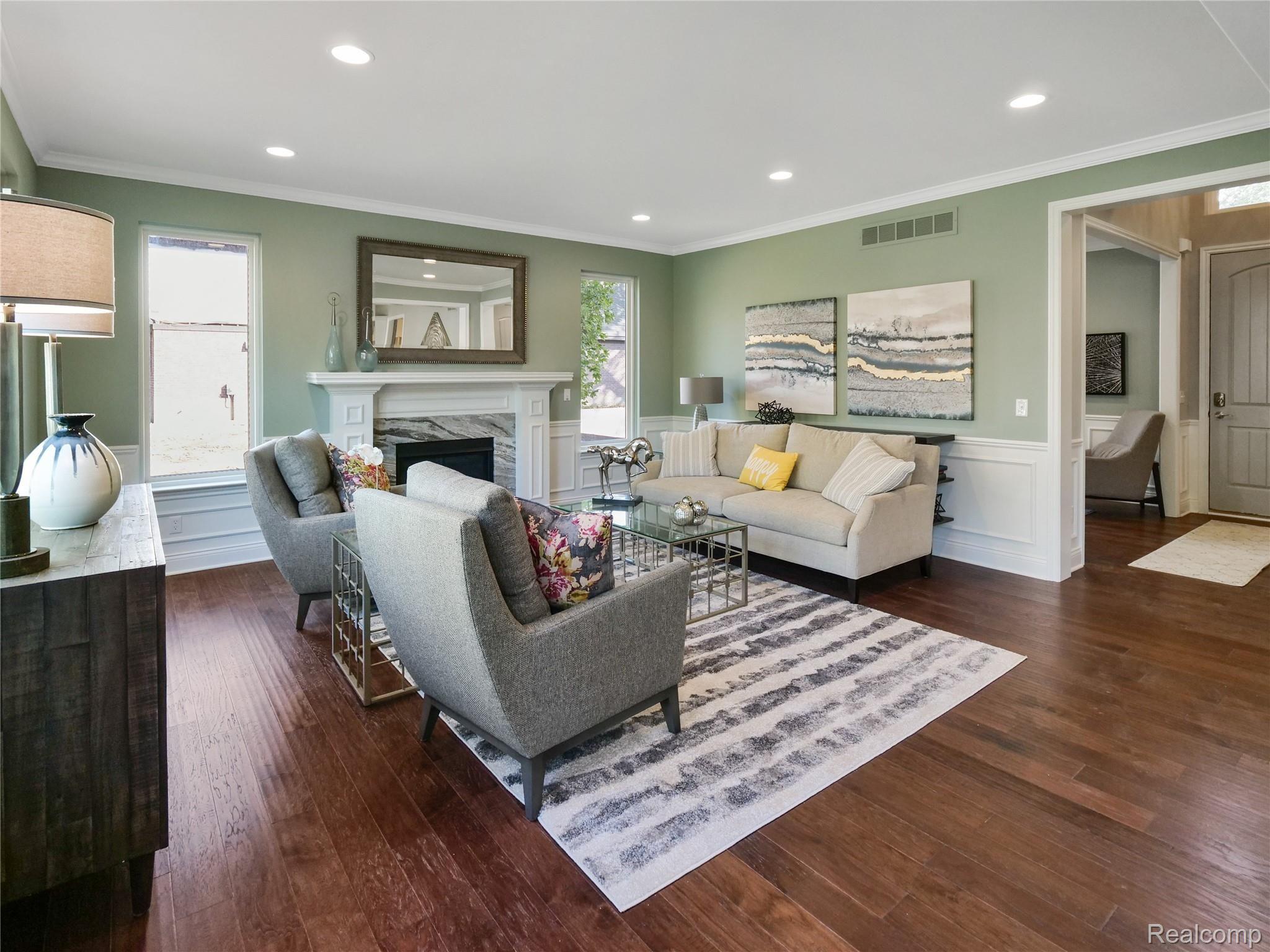 260 South Castell Avenue Rochester, MI 48307 - Photo 16 of 30 9.jpg