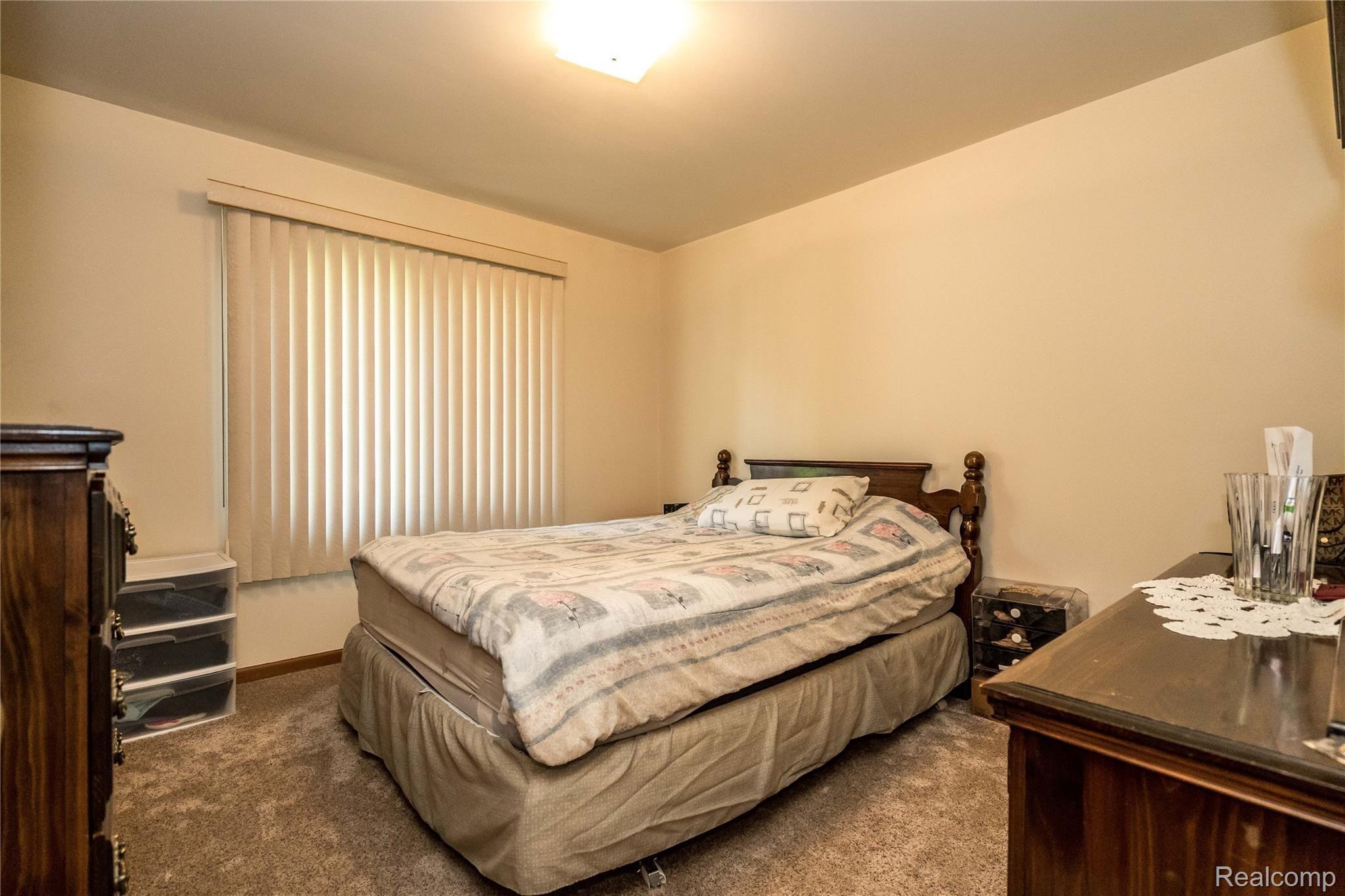 17931 Rocco Drive Macomb, MI 48044 - Photo 45 of 77 DSC05194.jpg