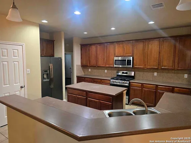 $2,475 | 3326 Gazelle Range, San Antonio, TX 78259
