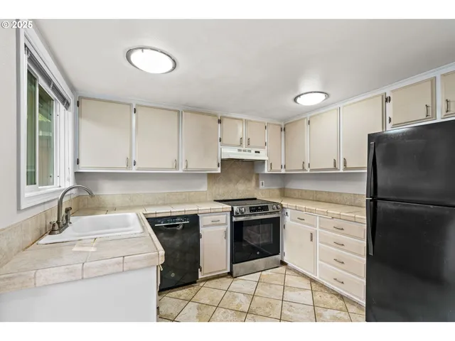 $329,000 | 1500 Norkenzie Road, Eugene, OR 97401