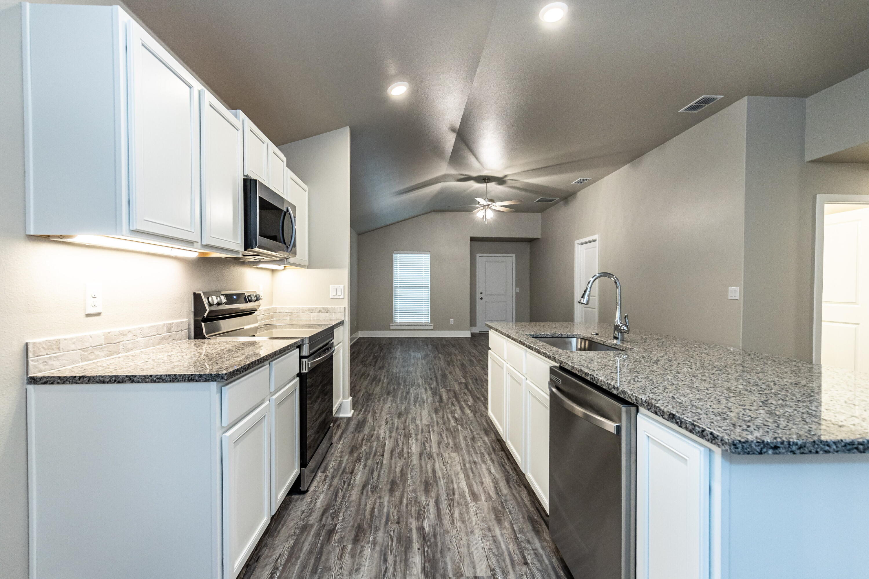 13605 Avenue R Lubbock, TX 79423 - Photo 14 of 15 13605 Ave R-26