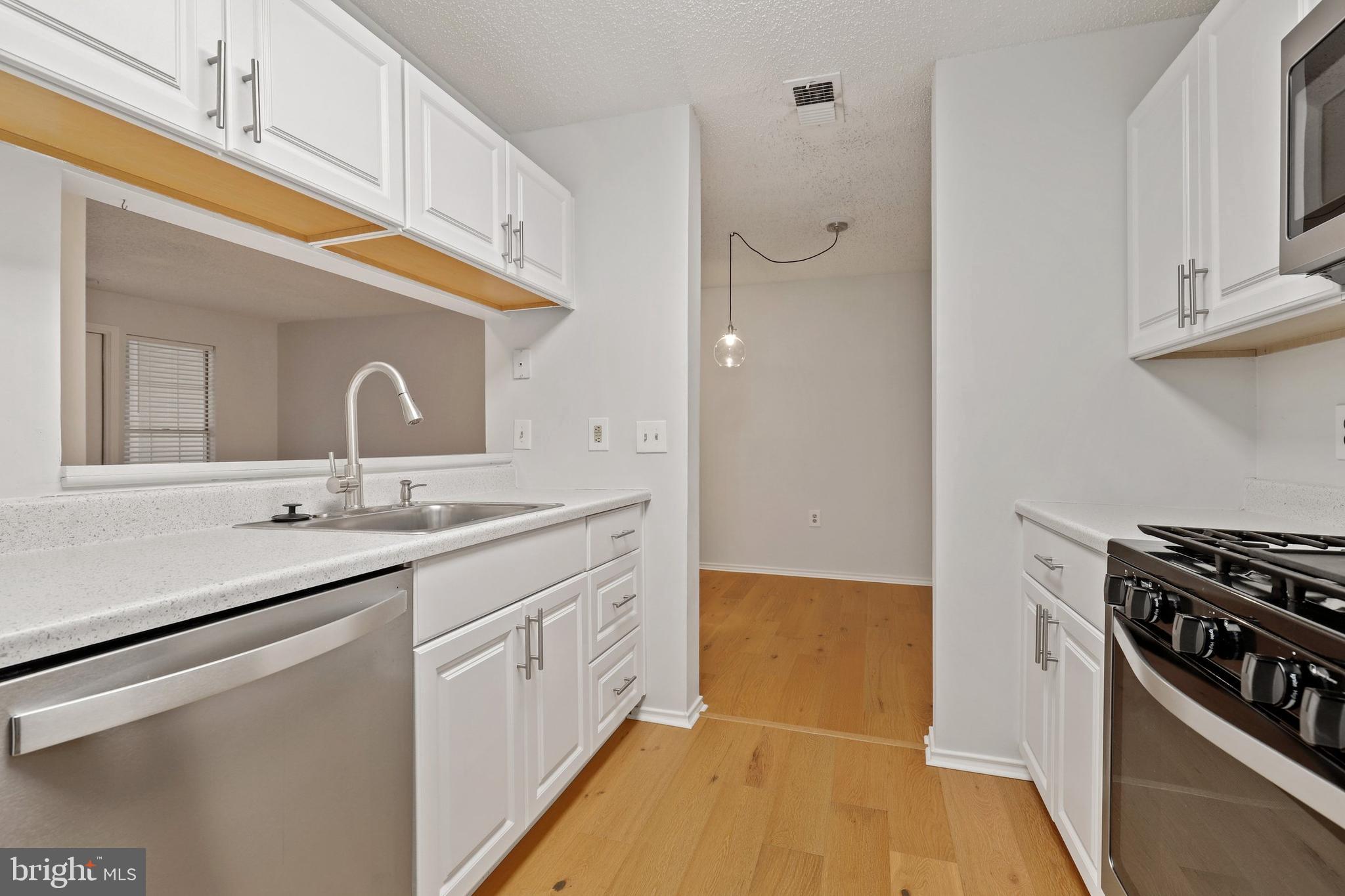 20957 Timber Ridge Terrace, Unit 202 Ashburn, VA 20147 - Photo 9 of 23 Gallery Image 9