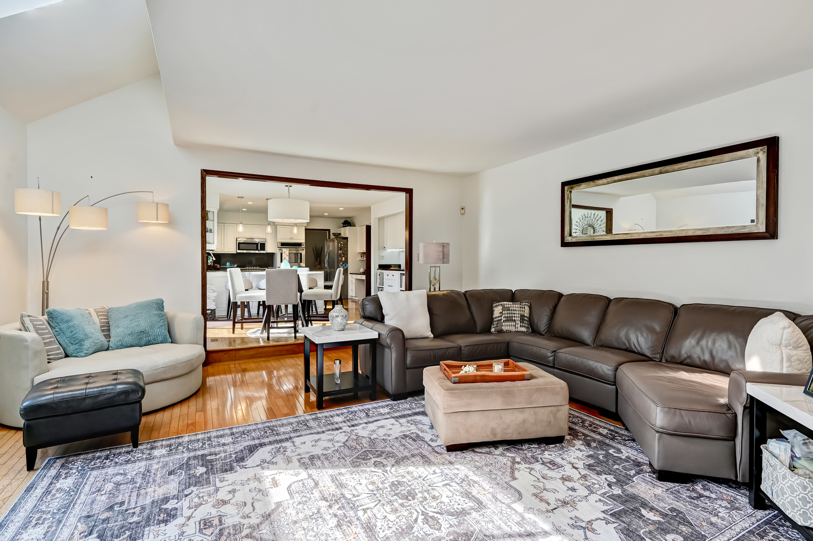 1435 Tomlin Drive Burr Ridge, IL 60527 - Photo 17 of 41 a living room with furniture and a couch
