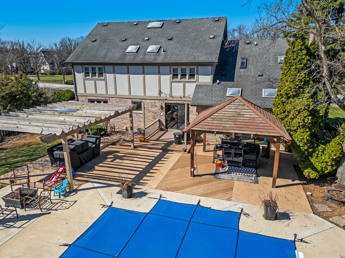 1435 Tomlin Drive Burr Ridge, IL 60527 - Photo 41 of 41 an outdoor space with seating area and barbeque oven