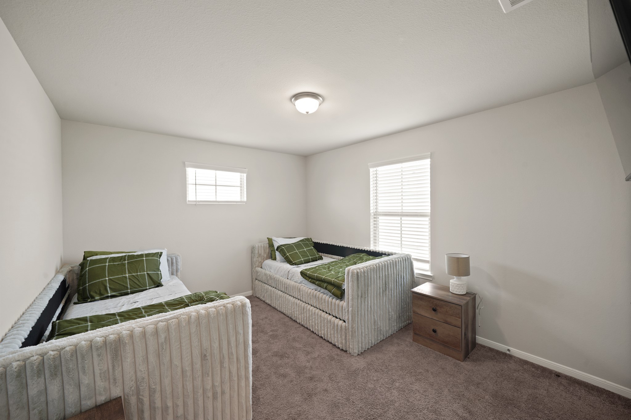 13303 Ardery Meadow Drive Houston, TX 77048 - Photo 26 of 33 a living room with furniture and window
