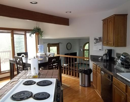 9798 Warren Road Plymouth, MI 48170 - Photo 6 of 10 Photo 6