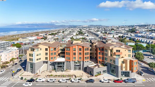 $1,550,000 | 3535 Wawona Street, Unit 431, San Francisco, CA 94116