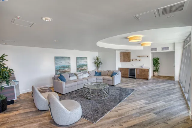 $1,550,000 | 3535 Wawona Street, Unit 431, San Francisco, CA 94116