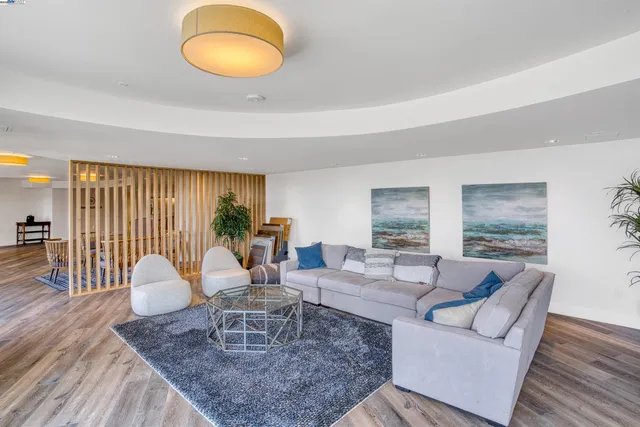 $1,550,000 | 3535 Wawona Street, Unit 431, San Francisco, CA 94116