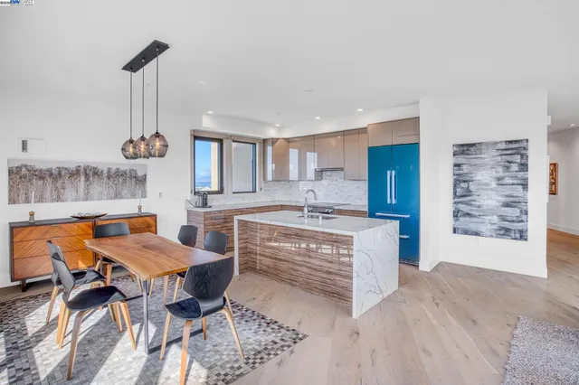 $1,550,000 | 3535 Wawona Street, Unit 431, San Francisco, CA 94116