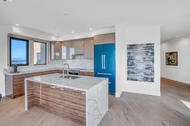 $1,550,000 | 3535 Wawona Street, Unit 431, San Francisco, CA 94116