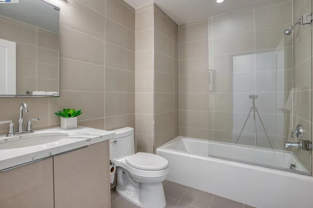 $1,550,000 | 3535 Wawona Street, Unit 431, San Francisco, CA 94116