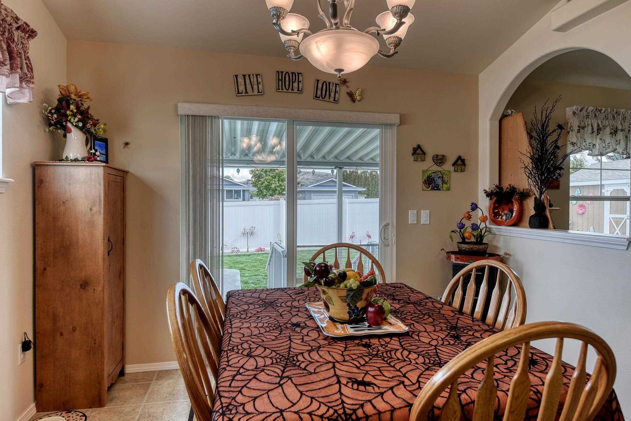 403 South Lone Tree Road Spokane Valley, WA 99016 - Photo 13 of 35