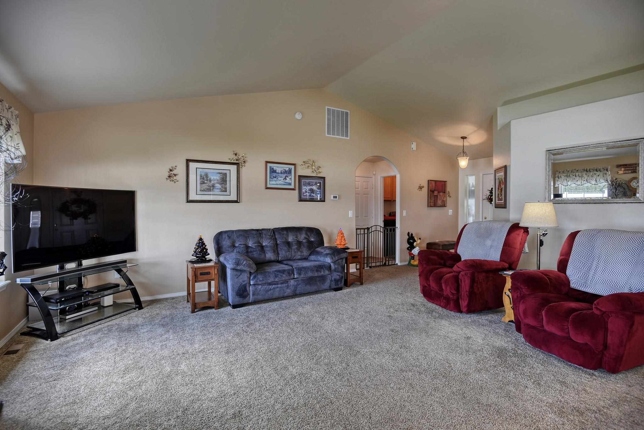 403 South Lone Tree Road Spokane Valley, WA 99016 - Photo 4 of 35