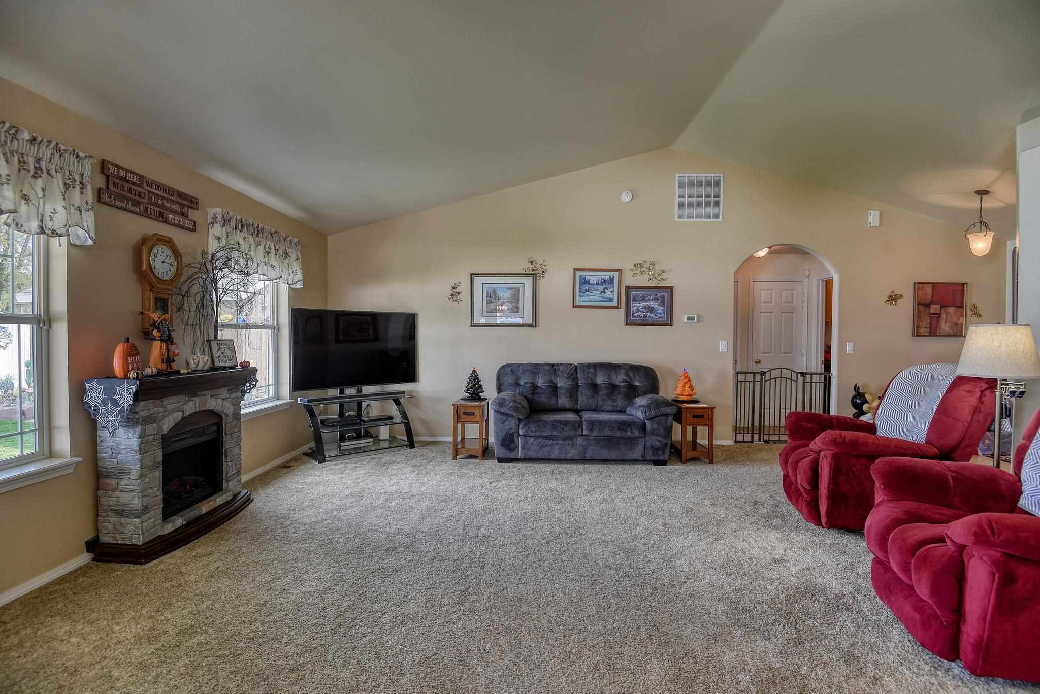 403 South Lone Tree Road Spokane Valley, WA 99016 - Photo 6 of 35