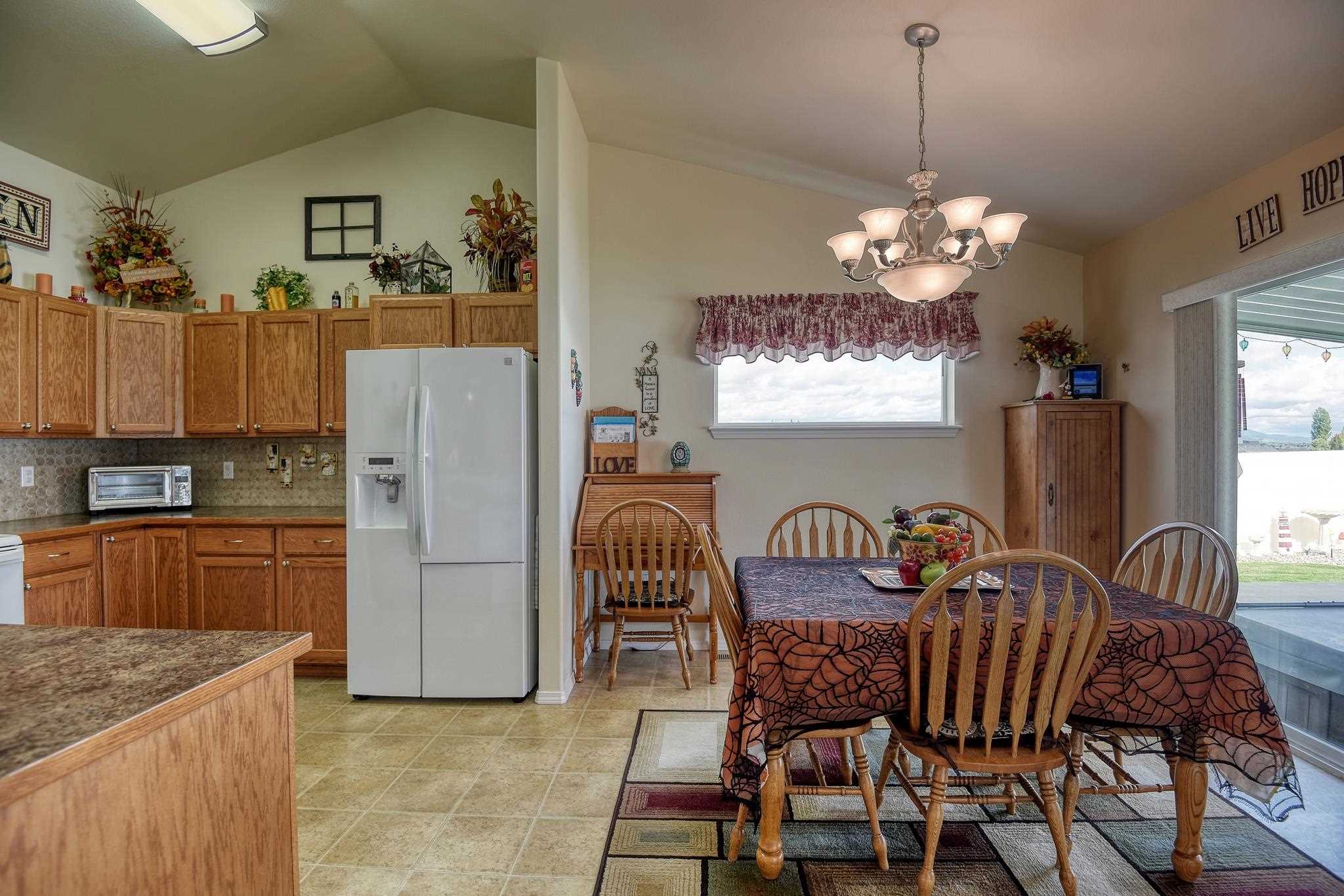 403 South Lone Tree Road Spokane Valley, WA 99016 - Photo 8 of 35