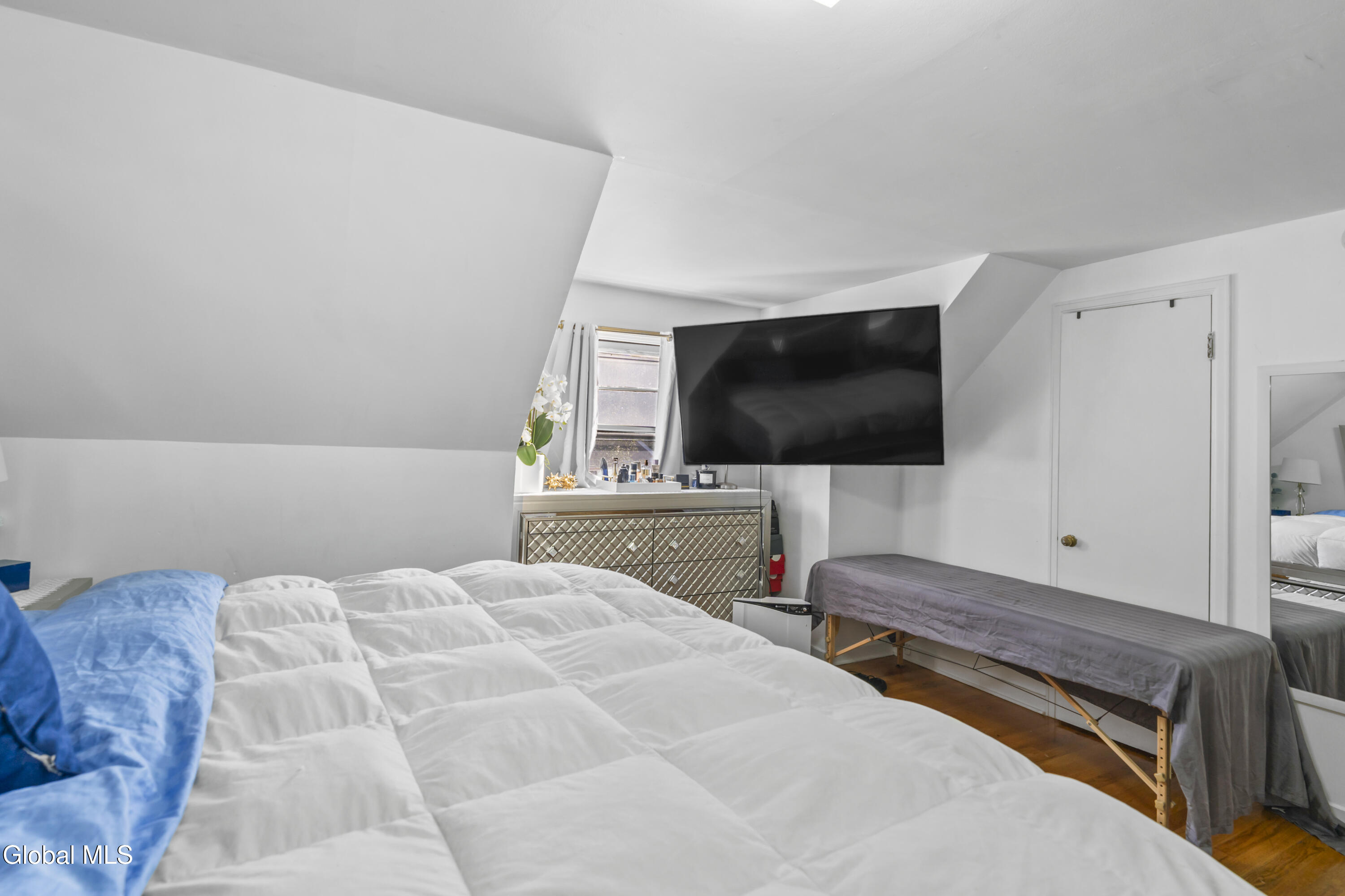 321 Hackett Boulevard, Unit 2 Albany, NY 12208 - Photo 18 of 26 DSC06543