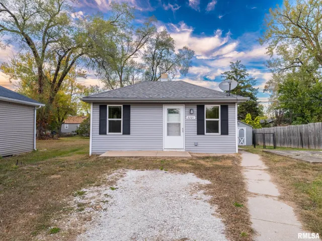 $68,000 | 2221 West Tripp Avenue, Peoria, IL 61604