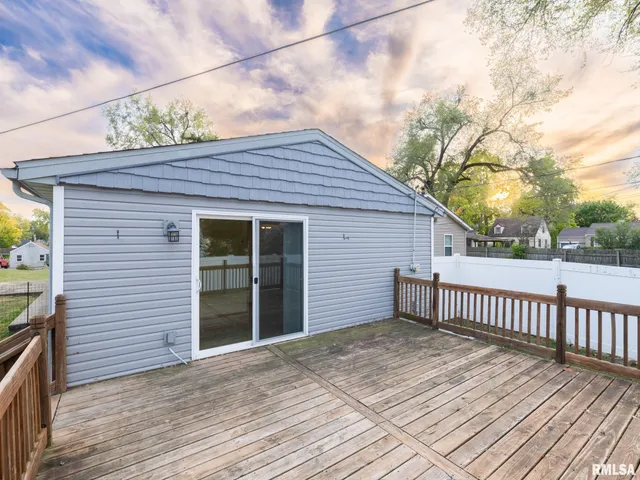 $68,000 | 2221 West Tripp Avenue, Peoria, IL 61604