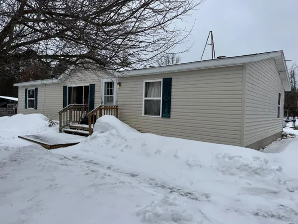 $139,900 | 890 West 11 Mile Road, Irons, MI 49644