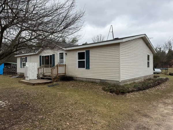 $139,900 | 890 West 11 Mile Road, Irons, MI 49644