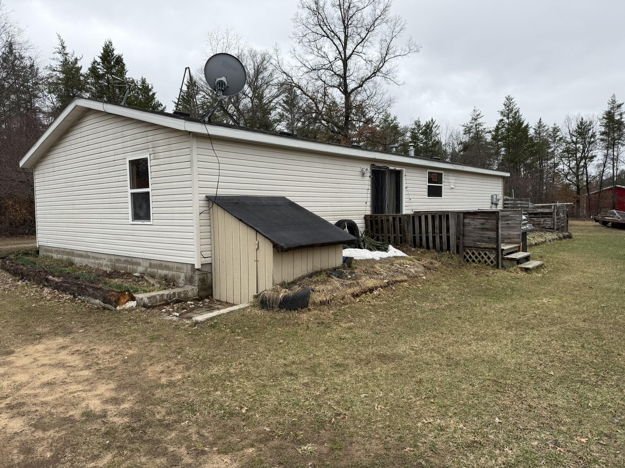 890 West 11 Mile Road Irons, MI 49644 - Photo 4 of 27 IMG_0547