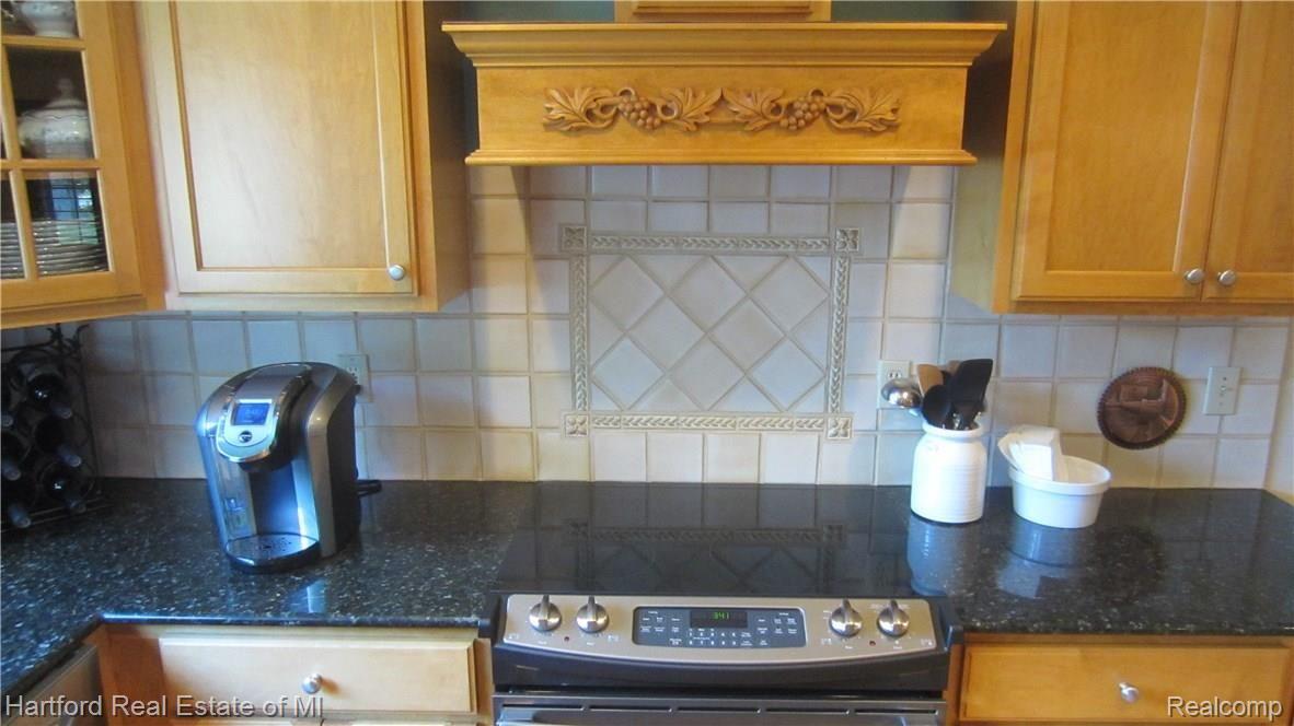 23655 Gill Road Farmington, MI 48335 - Photo 6 of 35 IMG_5288.JPG