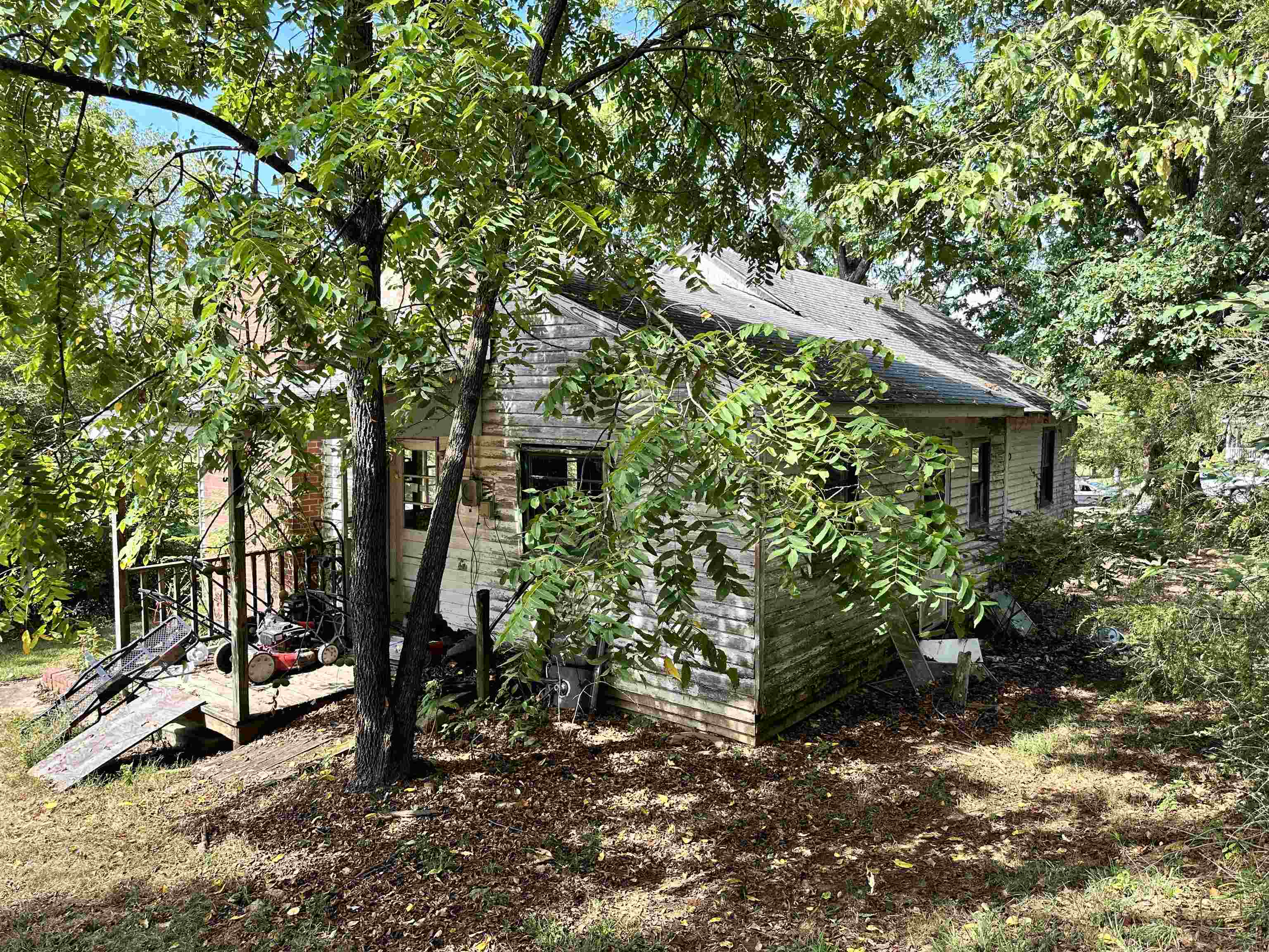 328 Dooms Crossing Road Waynesboro, VA 22980 - Photo 4 of 20 a view of a house with a tree