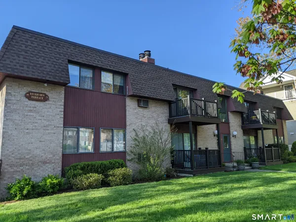 $419,000 | 76 Maple Tree Avenue, Unit 5, Stamford, CT 06906
