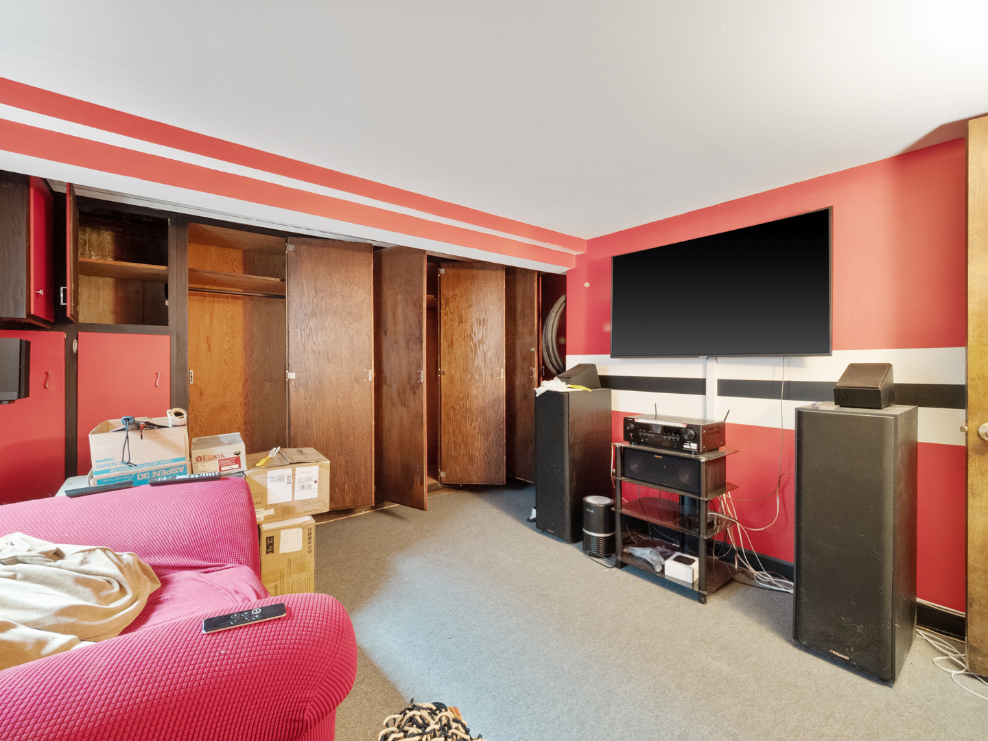 224 East Lahon Street Park Ridge, IL 60068 - Photo 18 of 25 a bedroom with furniture and a flat screen tv